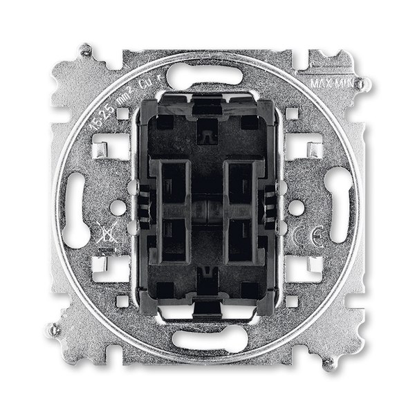 Př&iacute;stroj přep&iacute;nače stř&iacute;dav&eacute;ho a ovl&aacute;dače přep&iacute;nac&iacute;ho