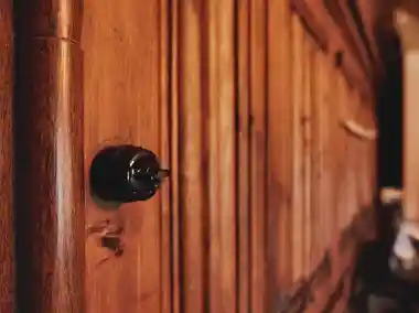 Star&yacute; vyp&iacute;nač ze zač&aacute;tku 20. stolet&iacute;