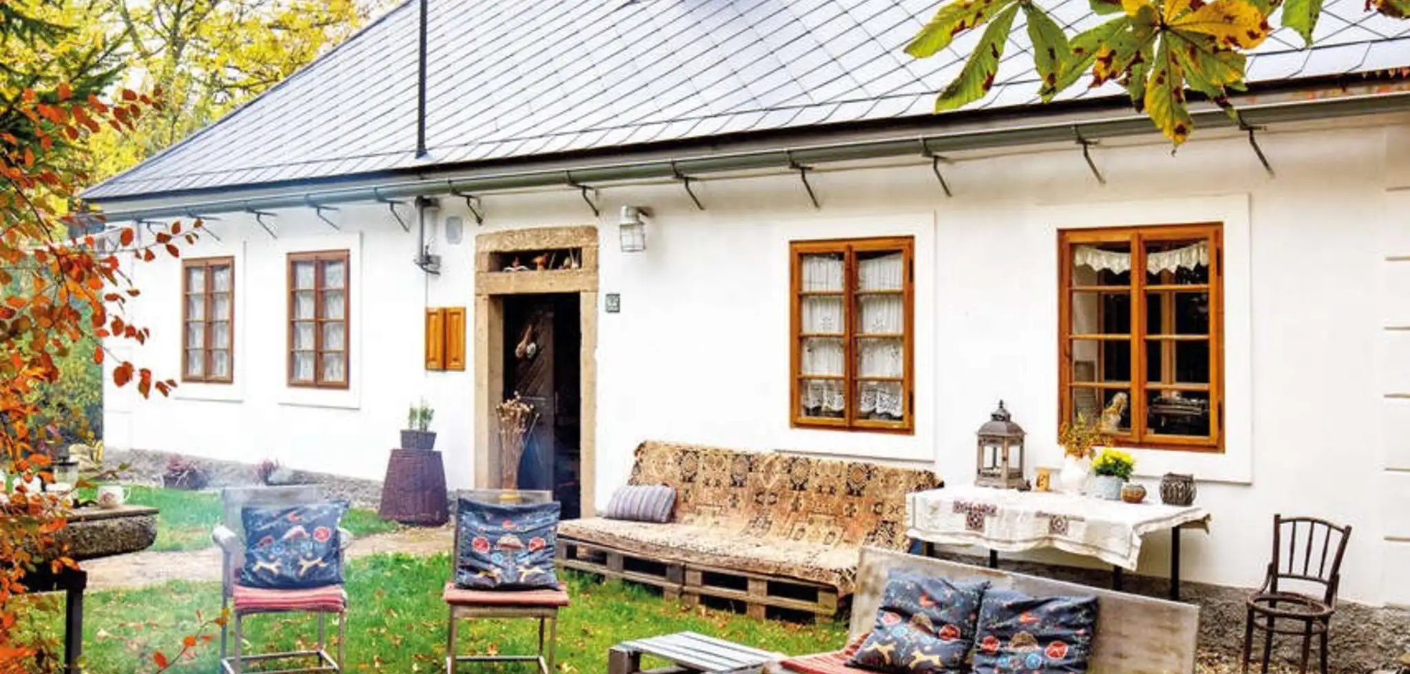 Retro vyp&iacute;nače Decento v chalupě z roku 1780