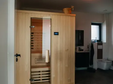 Dom&aacute;c&iacute; wellness m&iacute;stnost se saunou