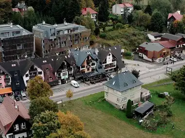 Leteck&yacute; pohled na Resort Slunce v Harrachově