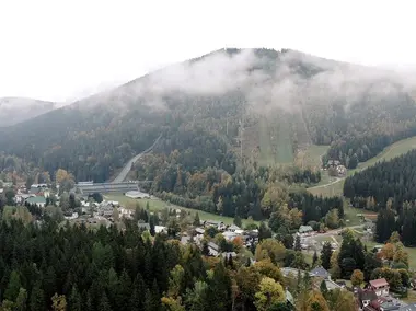 Skokansk&eacute; můstky Harrachov jsou od Resortu Slunce na dohled