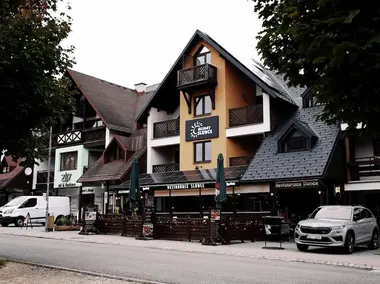 Apartm&aacute;nov&yacute; dům s restaurac&iacute;